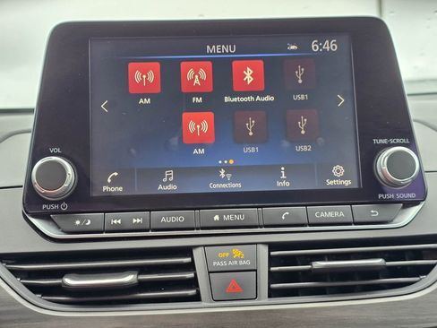 Used 2025 Nissan Altima 2.5 SV FWD image 16