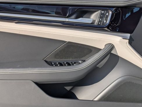 New 2025 Porsche Panamera image 13