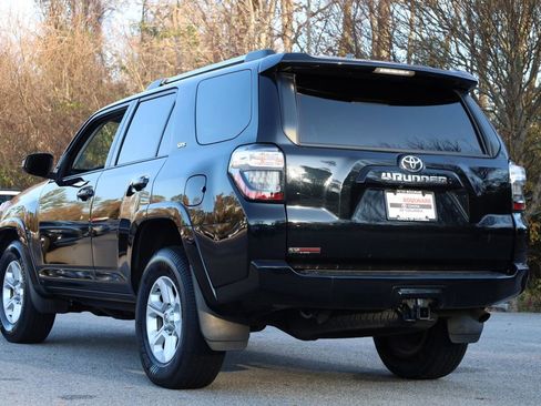 Used 2022 Toyota 4Runner SR5 image 14