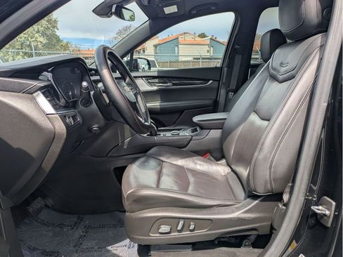 Used 2022 Cadillac XT6 Premium Luxury AWD/4WD image 13