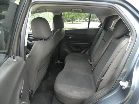 Used 2021 Chevrolet Trax LS w/ Tint and Cruise Package AWD/4WD image 24