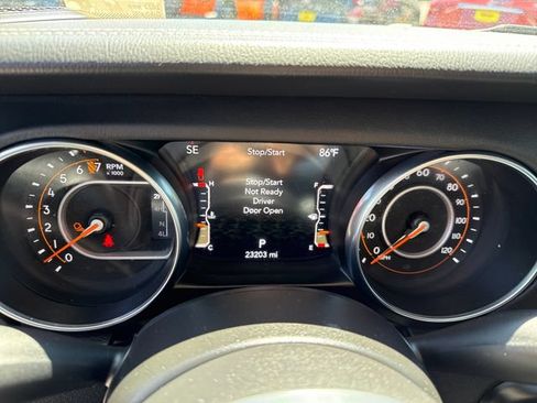 Used 2022 Jeep Gladiator Overland w/ Popular Equipment Package AWD/4WD image 20