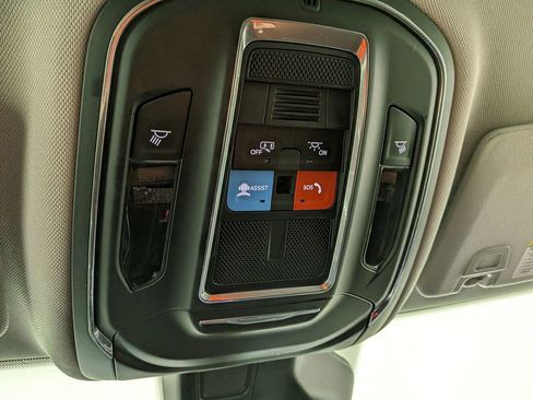 Certified 2023 Jeep Grand Cherokee Laredo image 33