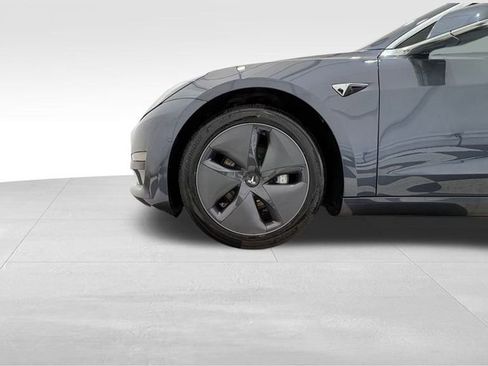 Used 2020 Tesla Model 3 Standard Range Plus image 9