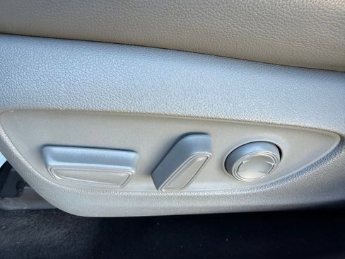 Used 2021 Toyota Highlander Platinum FWD image 34