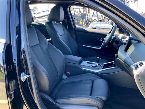 Certified 2025 BMW 330i Sedan image 8