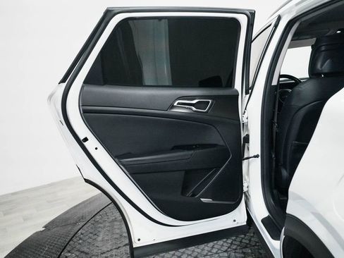 Used 2023 Kia Sportage EX w/ EX Premium Package image 13