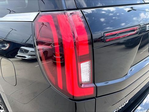 Used 2025 Ford Expedition Platinum image 38