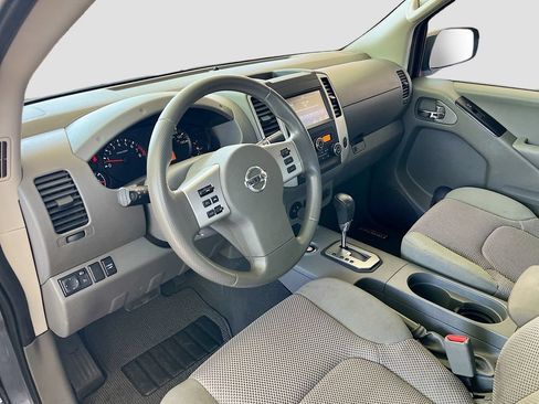 Used 2021 Nissan Frontier SV w/ Midnight Edition Floor Mats RWD image 9