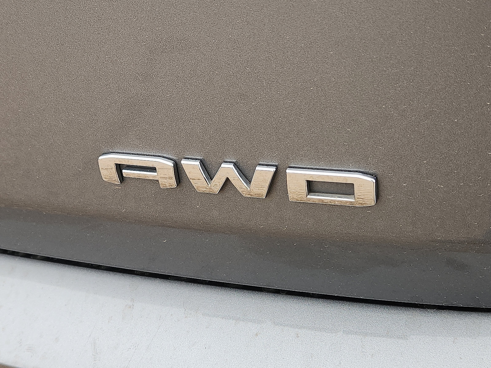 Used 2024 GMC Terrain SLT AWD/4WD image 11