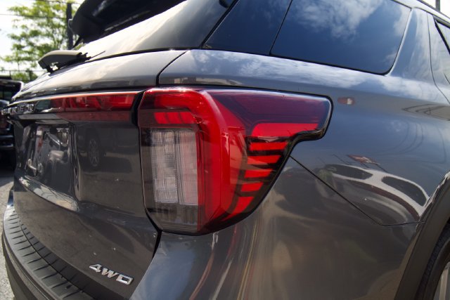 Certified 2025 Ford Explorer Active AWD/4WD image 12
