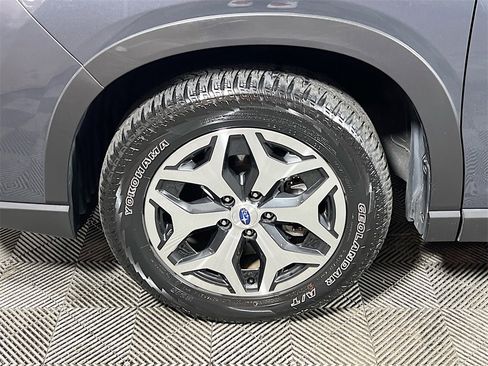 Used 2020 Subaru Forester Premium image 27