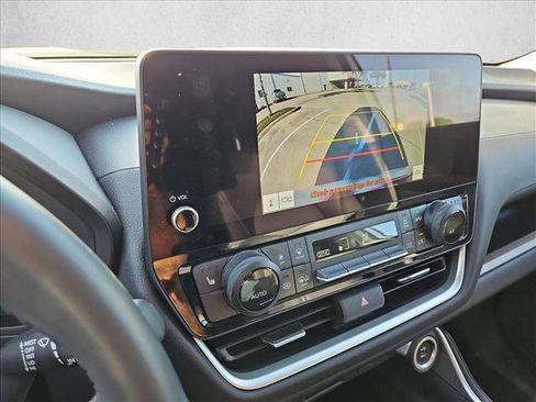 Used 2025 Toyota Grand Highlander FWD image 13