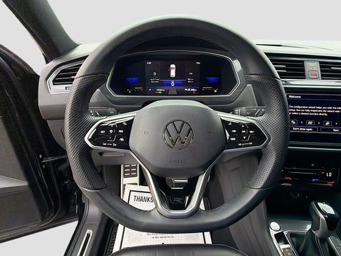 Used 2022 Volkswagen Tiguan SE R-Line FWD image 38