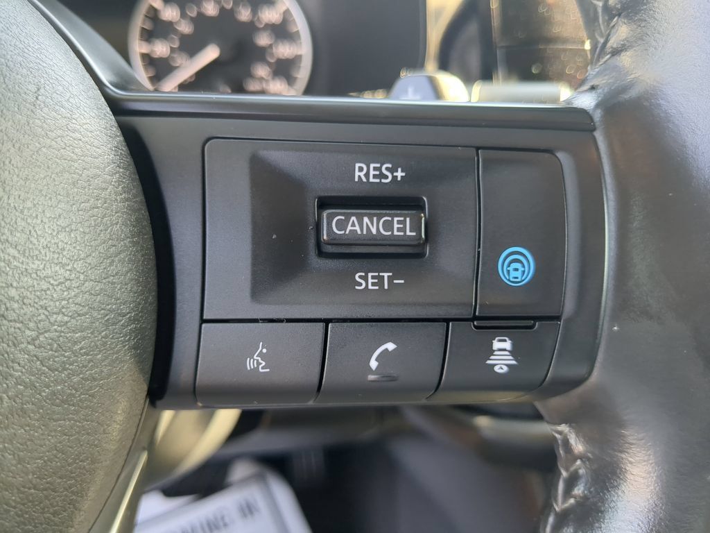 Used 2024 Nissan Pathfinder SV AWD/4WD image 29
