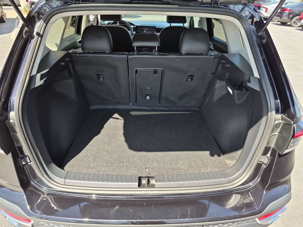 Used 2025 Volkswagen Taos SE AWD/4WD image 29