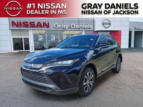 Used 2021 Toyota Venza LE image 3