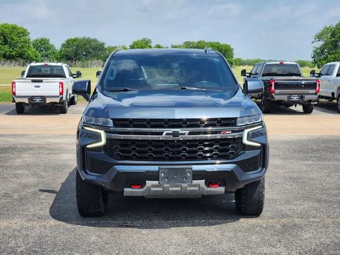 Used 2021 Chevrolet Tahoe Z71 w/ Luxury Package AWD/4WD image 2