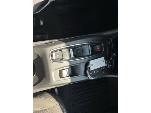 Used 2023 Chevrolet Bolt LT FWD image 35