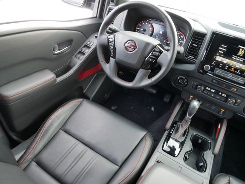 Certified 2024 Nissan Frontier PRO-4X w/ Pro Premium Package image 9