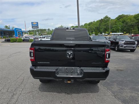 Used 2022 RAM 2500 Laramie w/ Night Edition AWD/4WD image 4
