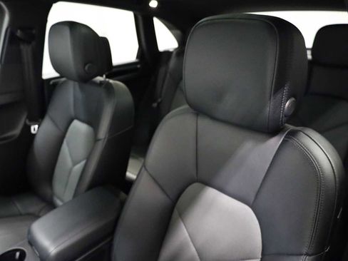 Certified 2023 Porsche Macan Turbo image 19