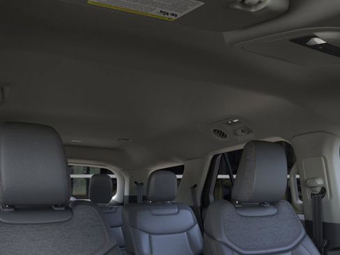New 2025 Ford Explorer Active w/ Active Comfort Package image 22