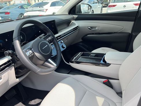 Used 2025 Hyundai Tucson Limited AWD/4WD image 11