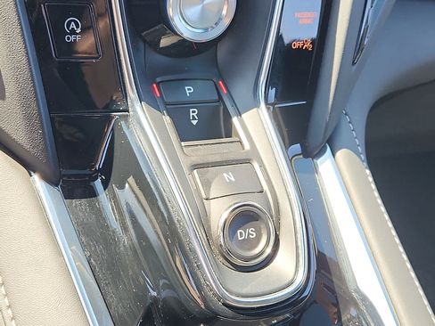Used 2025 Acura RDX SH-AWD image 16