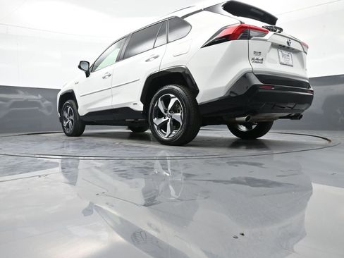 Certified 2023 Toyota RAV4 SE image 33