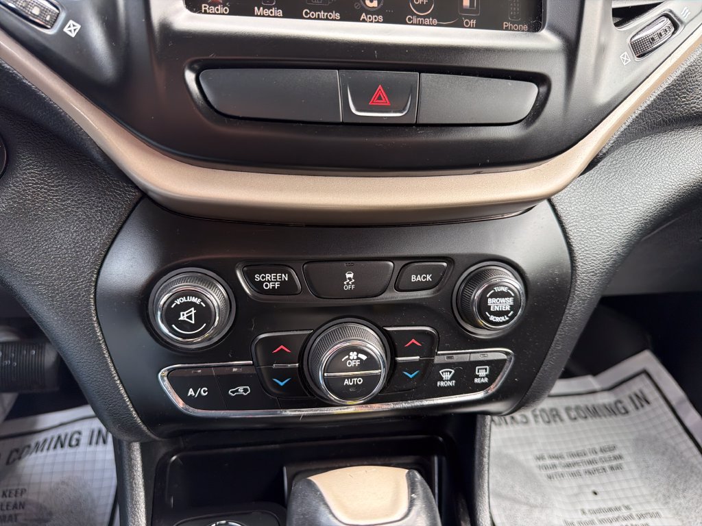 Used 2016 Jeep Cherokee Limited AWD/4WD image 20