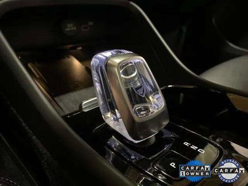Used 2025 Volvo XC40 B5 Plus image 55