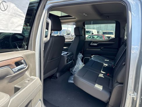 New 2026 GMC Sierra 1500 SLT AWD/4WD image 23