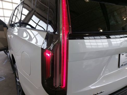 Certified 2024 Cadillac Escalade Sport Platinum image 35