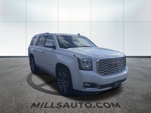 Used 2019 GMC Yukon Denali w/ Denali Ultimate Package AWD/4WD image 3