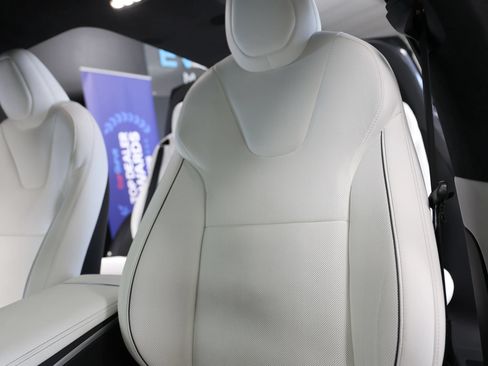 Used 2022 Tesla Model X Plaid AWD/4WD image 27