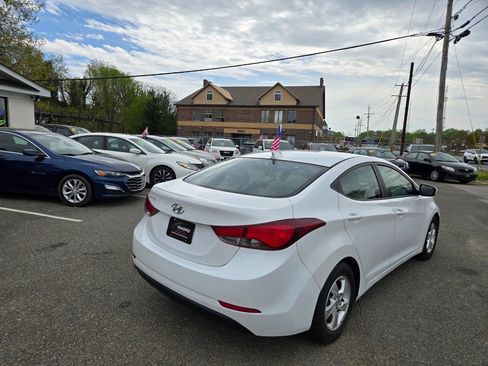 Used 2015 Hyundai Elantra SE FWD image 11