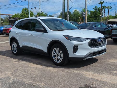 Used 2025 Ford Escape Active FWD image 3