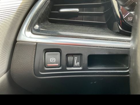 Certified 2022 Cadillac XT5 Premium Luxury AWD/4WD image 29