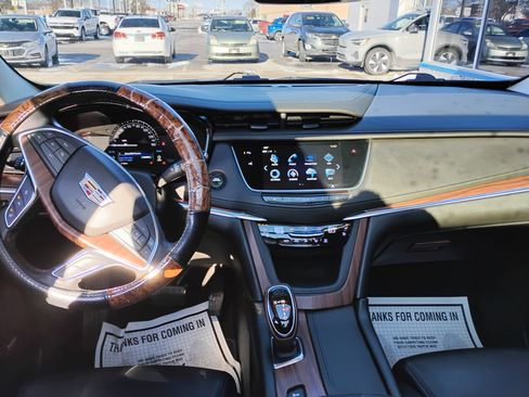 Used 2019 Cadillac XT5 Premium Luxury w/ Driver Assist Package image 4