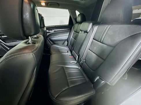 Used 2015 Kia Sorento SX image 23
