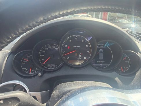 Used 2018 Porsche Cayenne Platinum Edition AWD/4WD image 4
