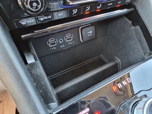 Used 2022 Jeep Grand Cherokee Limited w/ Trailer Tow Prep Group (B) AWD/4WD image 31