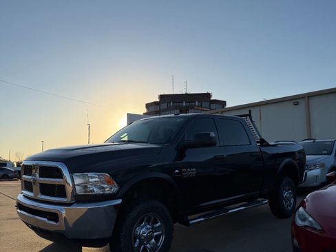 Used 2017 RAM 2500 Tradesman w/ Chrome Appearance Group image 2