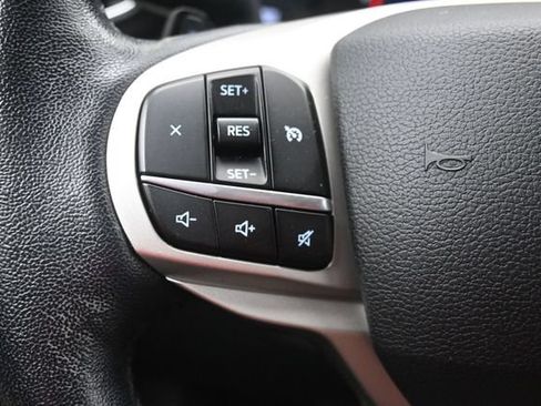 Used 2021 Ford Explorer XLT w/ Equipment Group 202A AWD/4WD image 9