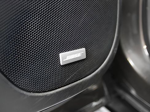 Used 2019 GMC Acadia SLT w/ Black Edition image 19