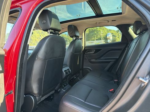 Used 2020 Jaguar F-PACE Premium AWD/4WD image 11