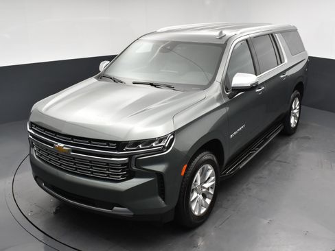 Used 2023 Chevrolet Suburban Premier RWD image 28