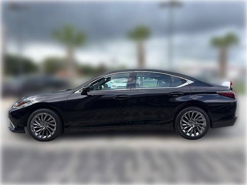 Used 2024 Lexus ES 350 w/ Technology Package FWD image 5