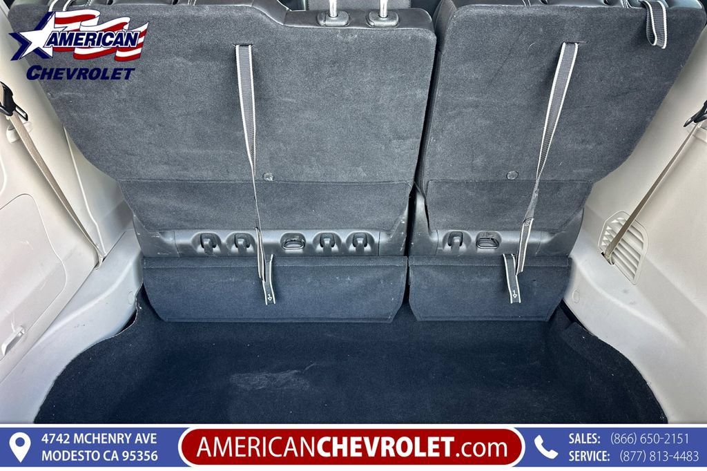 Used 2023 Chrysler Pacifica Touring-L FWD image 18